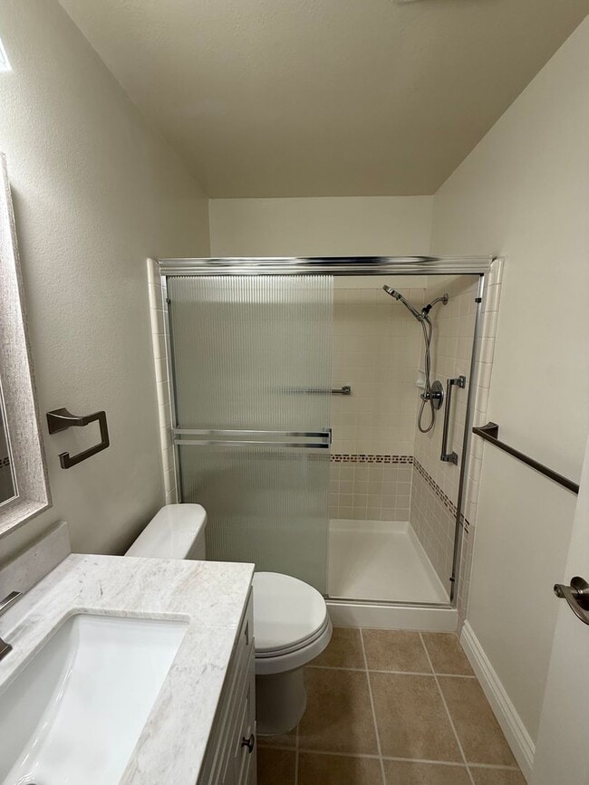 Building Photo - Beautiful Capri Home in Leisure Village
