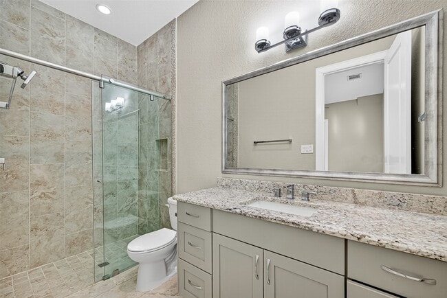 Building Photo - 2116 Mason St