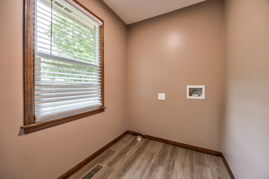 Building Photo - 7000 Mill Creek Rd