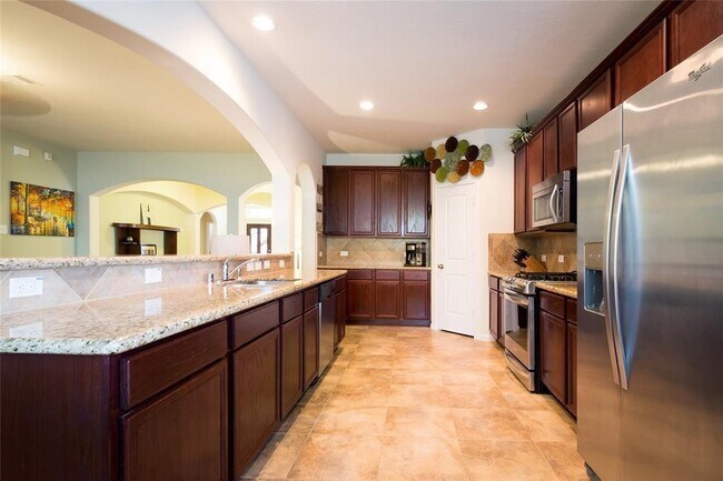 Building Photo - 25023 Diamond Ranch Dr