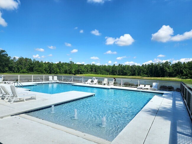 Building Photo - Lovely 4/2 available now in Raley Farms of...