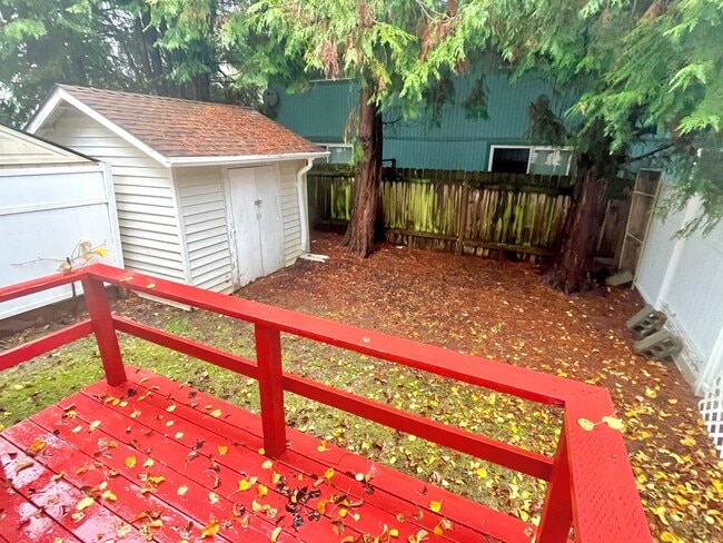 Building Photo - Updated Cully Neighborhood 3 Bedroom Townhome with Hardwoods, Fully Fenced Yard