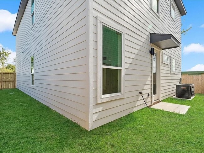 Building Photo - 6532 Weston St