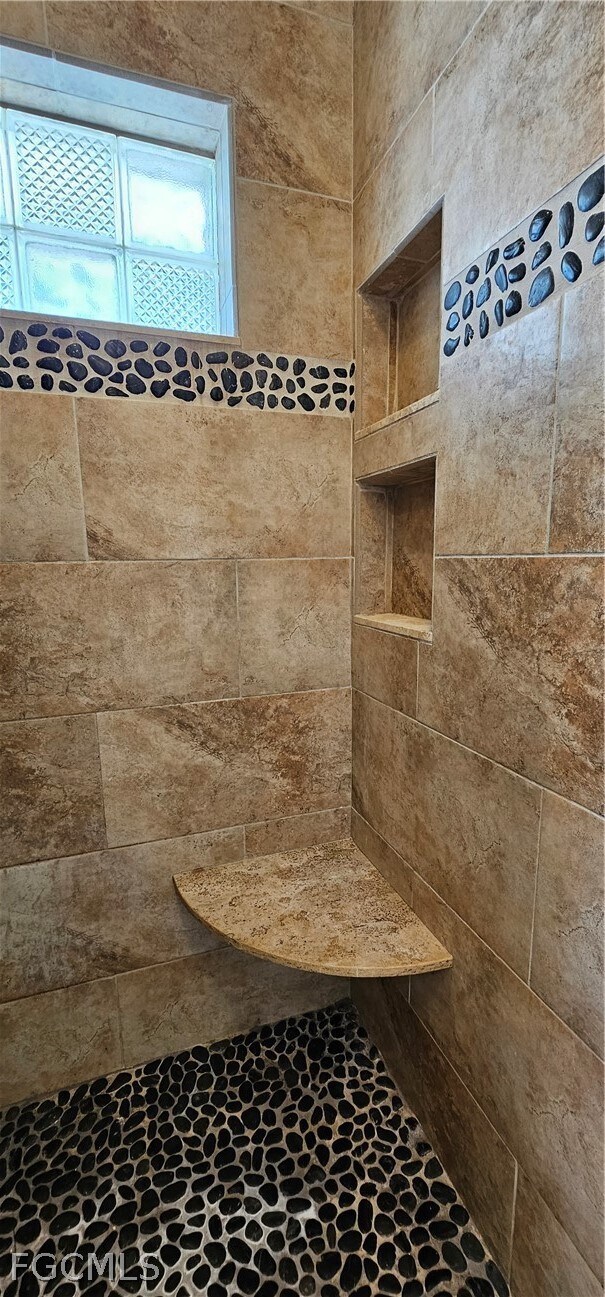 Building Photo - 420 SE 15th Terrace