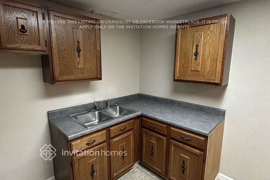 Building Photo - 1497 S Andes Way