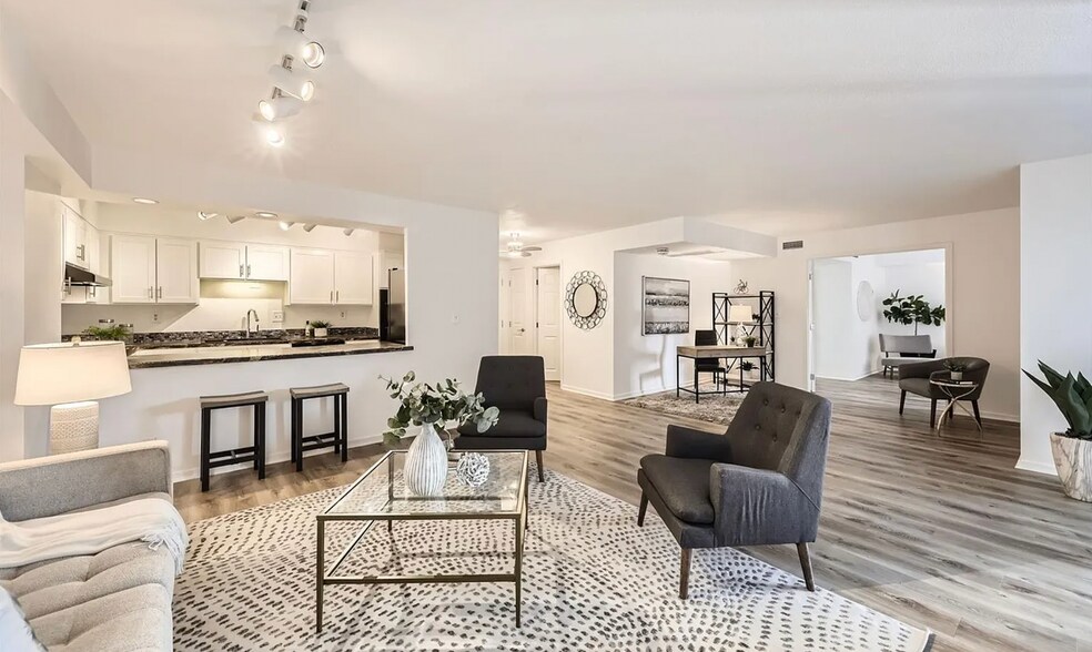 Building Photo - 1551 Larimer St