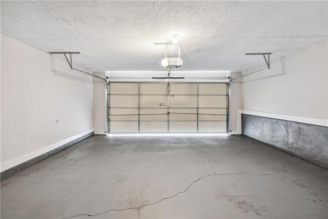 Building Photo - 5849 Amerson Ln