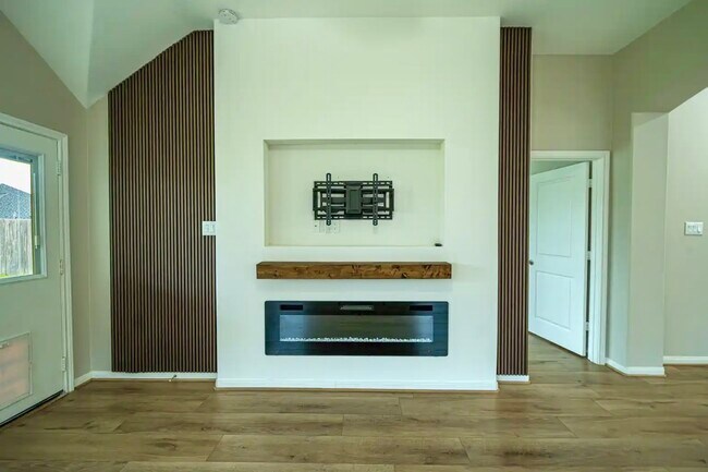 Building Photo - 31231 Balsam Hawk Ln