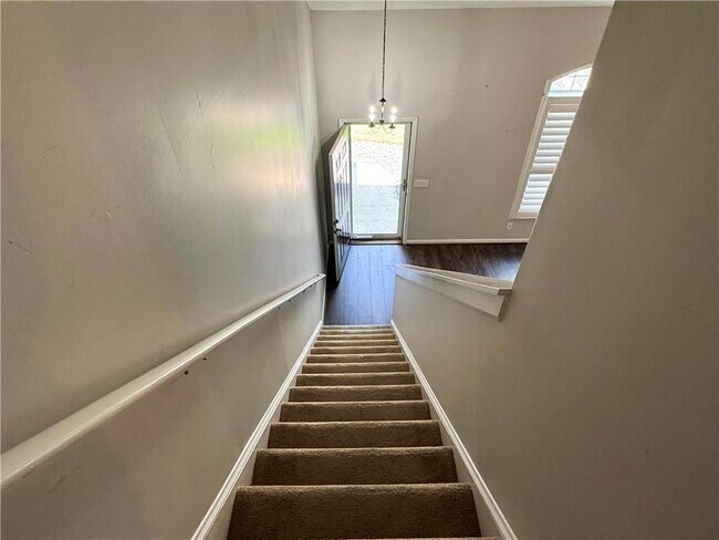 Building Photo - 3331 Serenade Ct