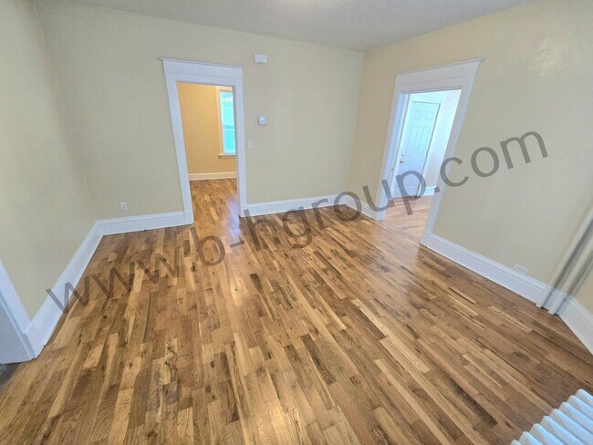 Building Photo - 821 48th St