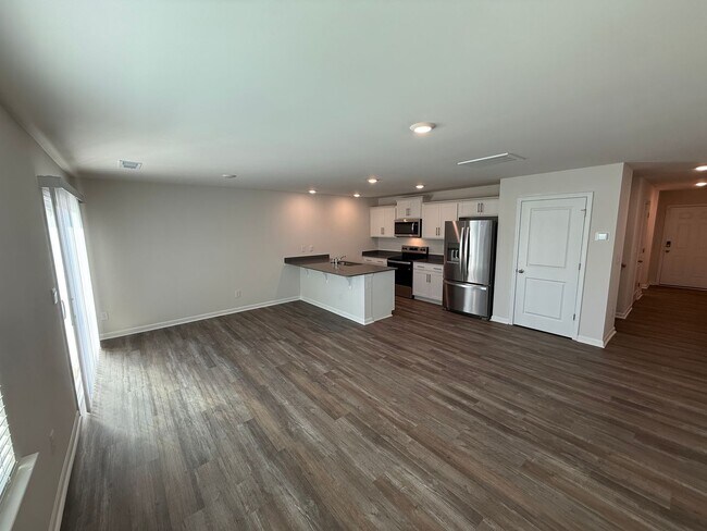 Building Photo - Beautiful Townhome in Charlotte