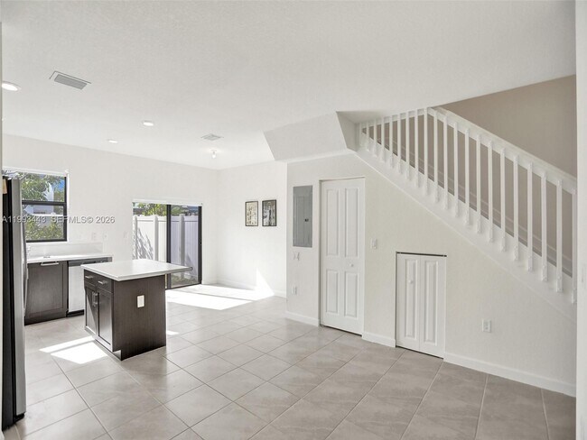 Building Photo - 3436 W 111th Pl