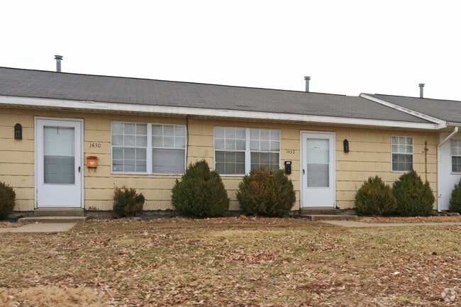 Building Photo - Cottage Apartments