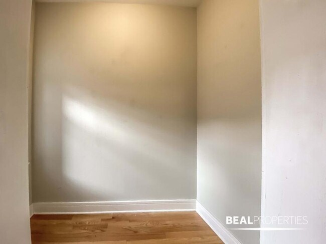 Building Photo - 0 bedroom in CHICAGO IL 60640