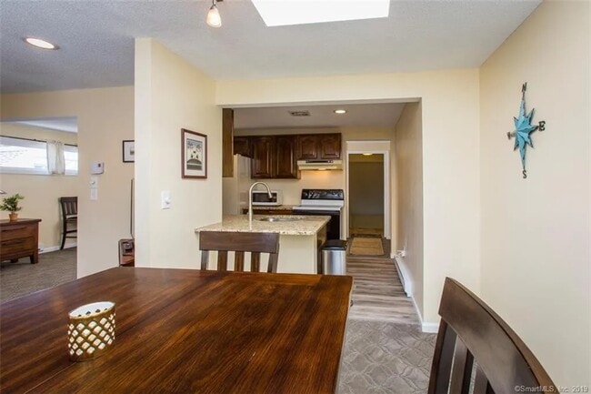 Building Photo - 31 Cinnamon Spring