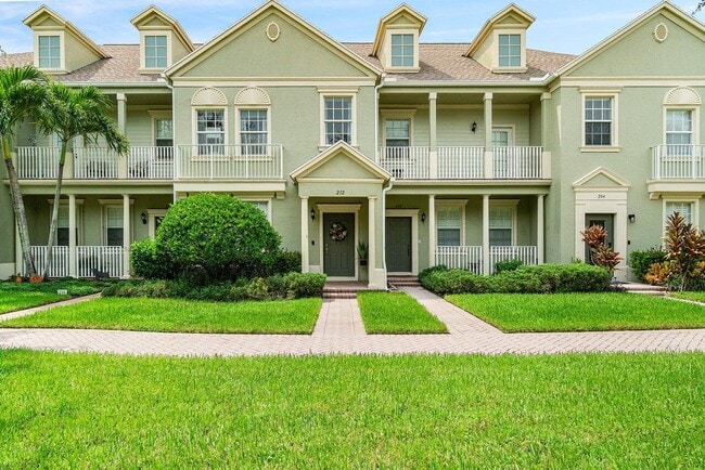 Primary Photo - 212 W Thatch Palm Cir