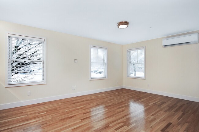 Living Room - 223 Cumberland Ave