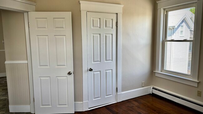 Building Photo - PET FRIENDLY 2BR IN BERNON DISTRICT MINUTE...