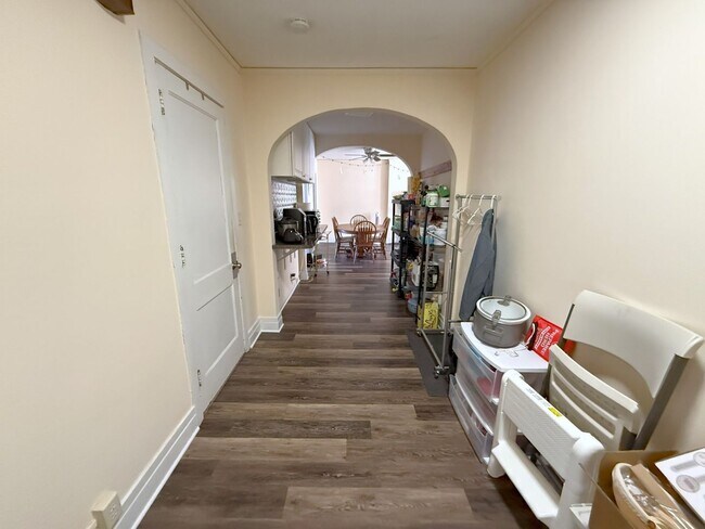 Building Photo - 46 N Breese Terrace