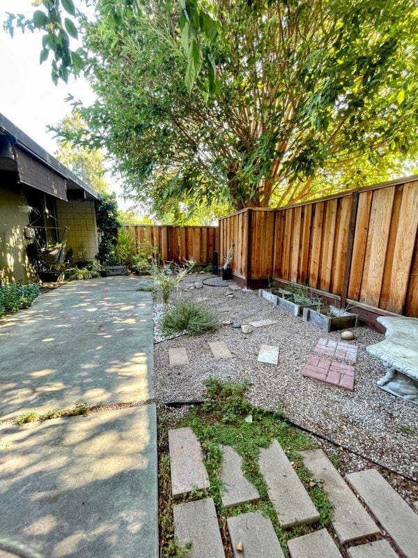 Building Photo - 1096 Pomeroy Ave