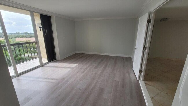 Building Photo - 2480 Presidential Way