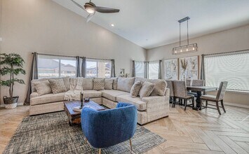 Building Photo - Eastside area for  Short or Long Term Rental(Completely Furnished) Beautiful 4 bed/2.5 baths