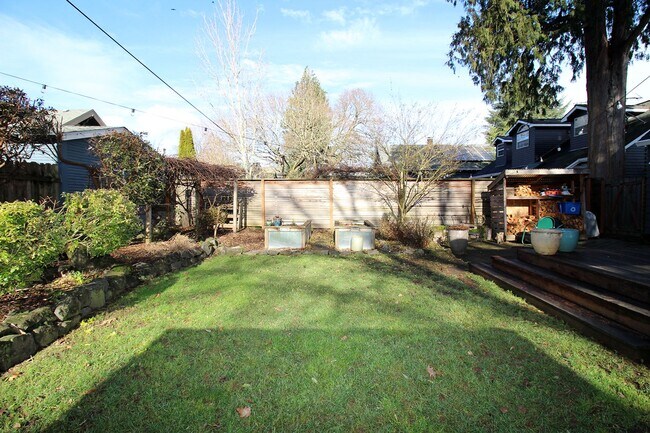 Building Photo - Spectacular 3 Bed English Tudor in the Per...