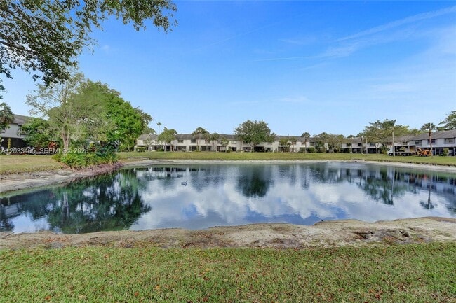 Building Photo - 3325 Carambola Cir S