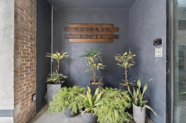 Building Photo - 21 W 20th St