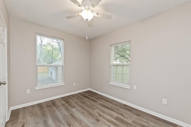 Building Photo - 1113 8th St
