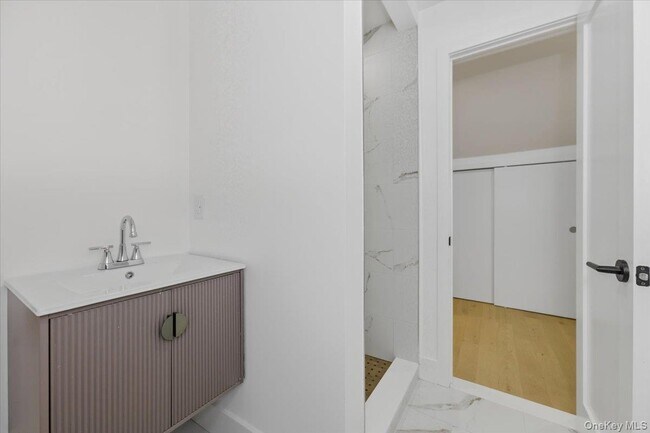 Building Photo - 559 Linda Ln