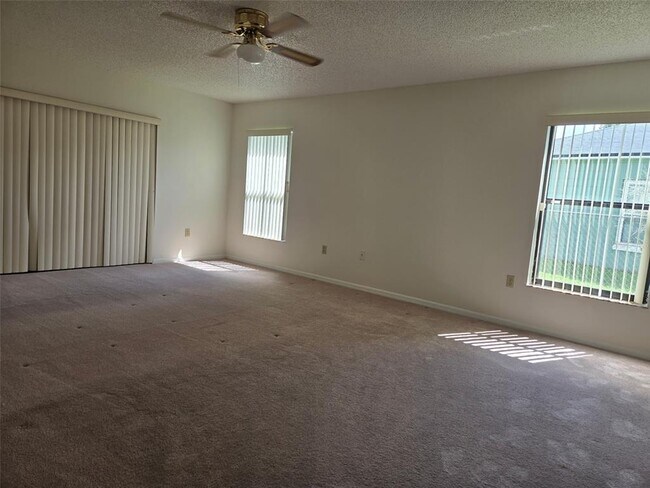 Building Photo - 611 Cotulla Dr