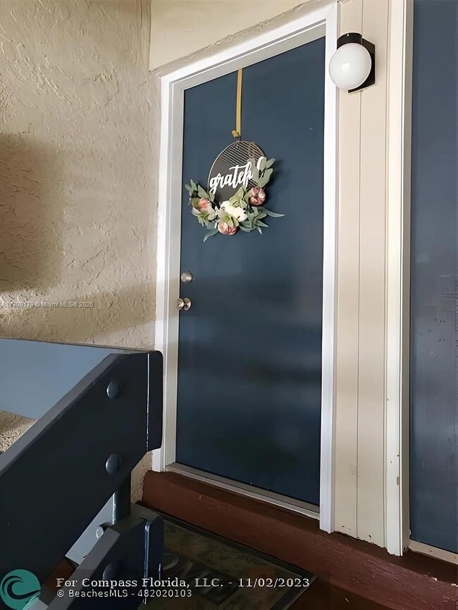 Building Photo - 5332 NE 6th Ave