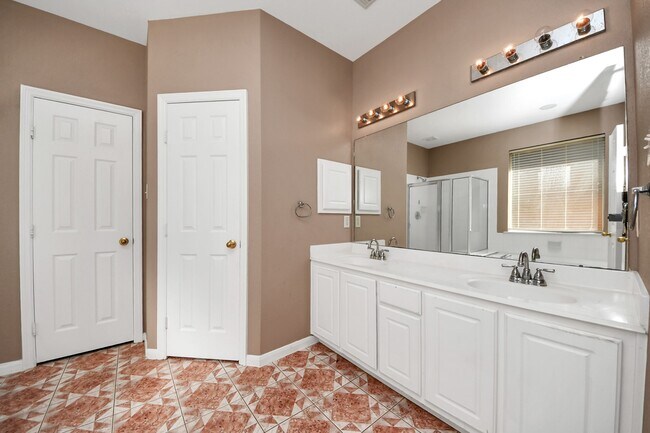 Building Photo - 1631 Mustang Crossing