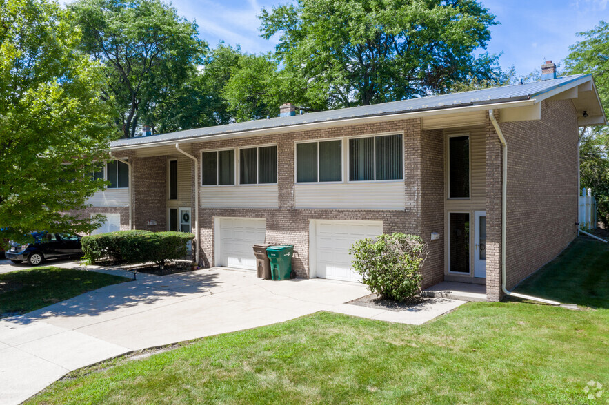 Primary Photo - Clayton Park Townhouses