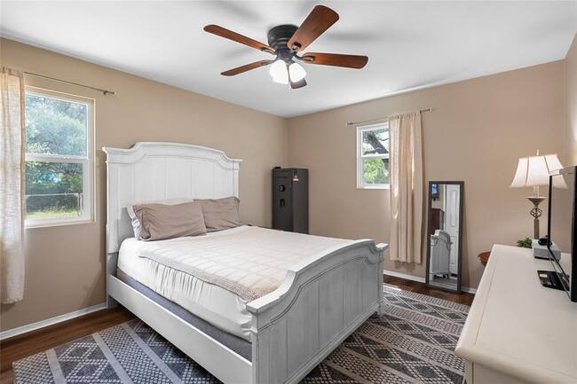 Building Photo - 617 Johnson St