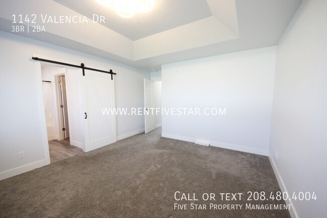 Building Photo - 1142 Valencia Dr