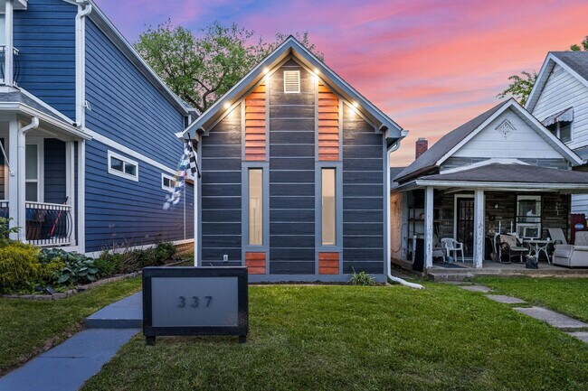 Building Photo - 337 Sanders St