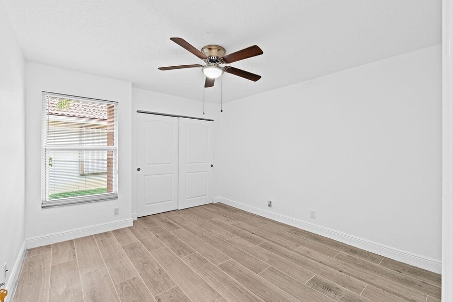 Building Photo - 5122 Elpine Way