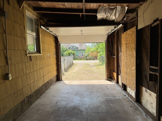 Building Photo - Cute 1 bedroom 1 bathroom house in Eugene!