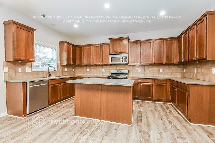 Building Photo - 499 Crestmont Ln