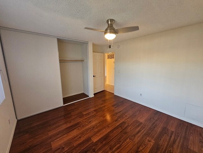 Building Photo - 9634 Park St