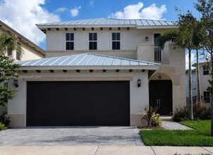 Building Photo - 10425 NW 69th Terrace