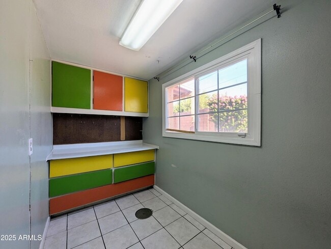 Building Photo - 4019 W San Miguel Ave