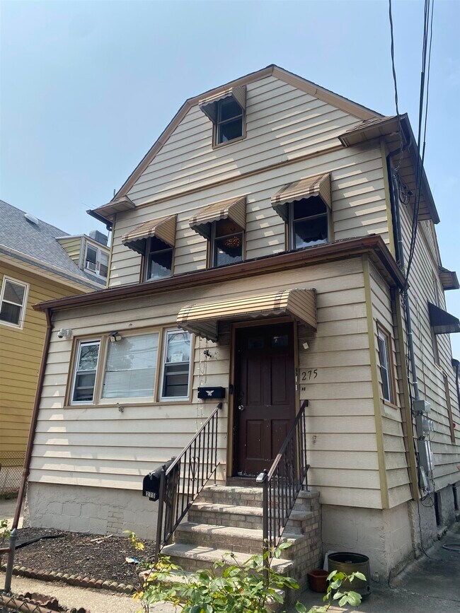 Building Photo - 275 Avenue B