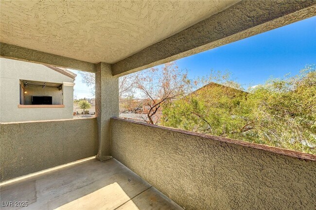 Building Photo - 555 E Silverado Ranch Blvd