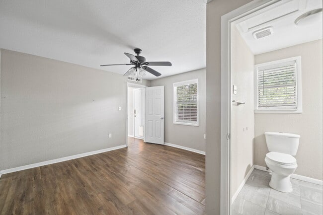 Building Photo - Two Bedroom Apartment in Tech Terrace