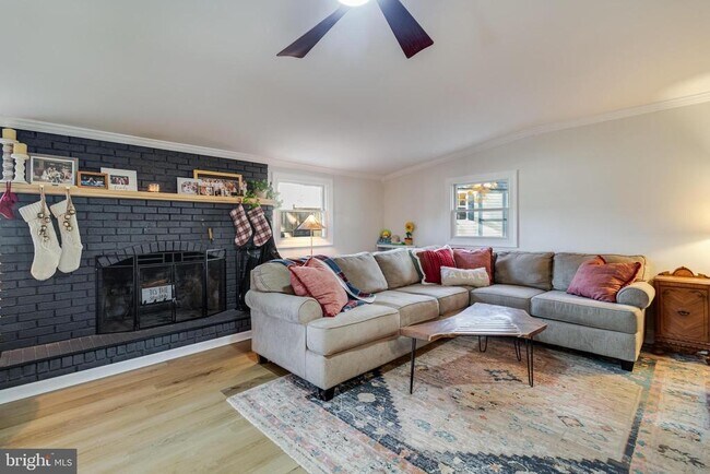 Building Photo - 40905 Spring House Ln