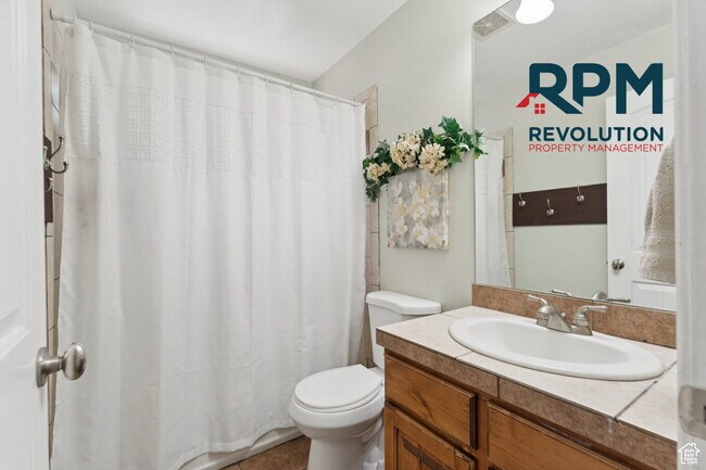 Building Photo - "Spacious 6-Bed Gem with Granite Touches & Cozy Fireplace in Morgan!"