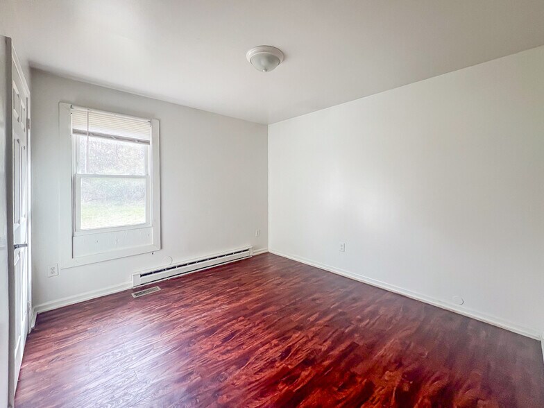 Building Photo - 496 Lancaster Creek Dr